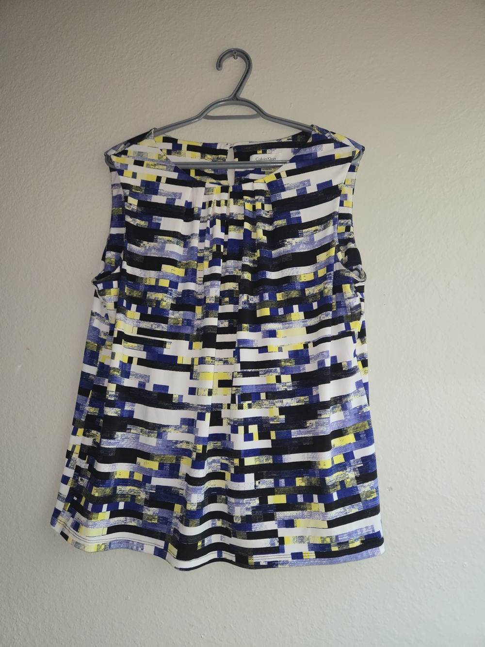 Calvin Klein Women's Size 1X Sleeveless Blouse Top Blue Black Yellow Geometric